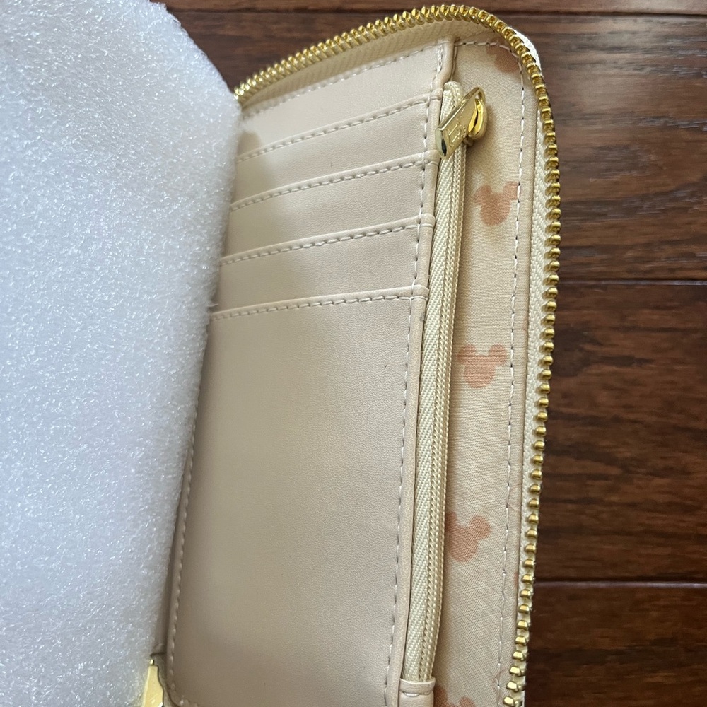 Loungefly Mickey Wallet - Picture 5 of 5
